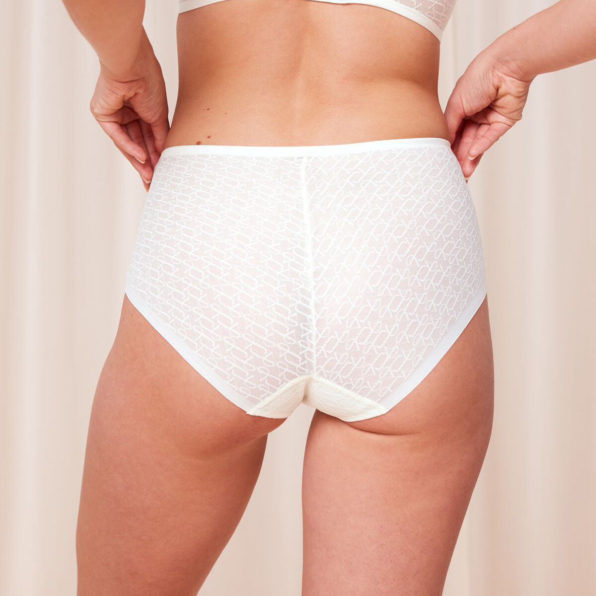 Triumph Signature Sheer - Ecru White - 10215936-1595