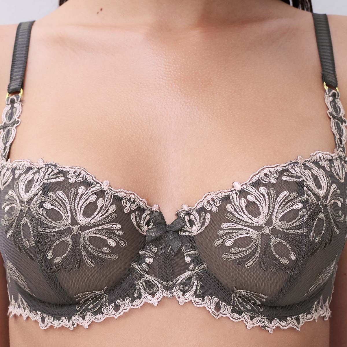 Chantelle Champs Elysees balconette BH, grå - C26050 - C54 - Blushed Ash